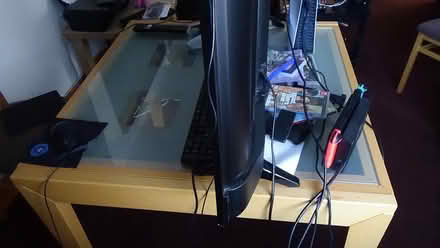 Photo of free Extendable modern dining table (S8 Lowedges) #4
