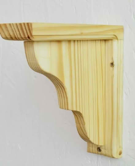 Photo of Shelf bracket (Letchworth the Grange) #1