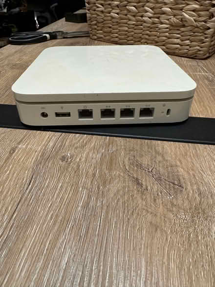 Photo of free Apple AirPort Extreme Base Station (Renton Hill) #3
