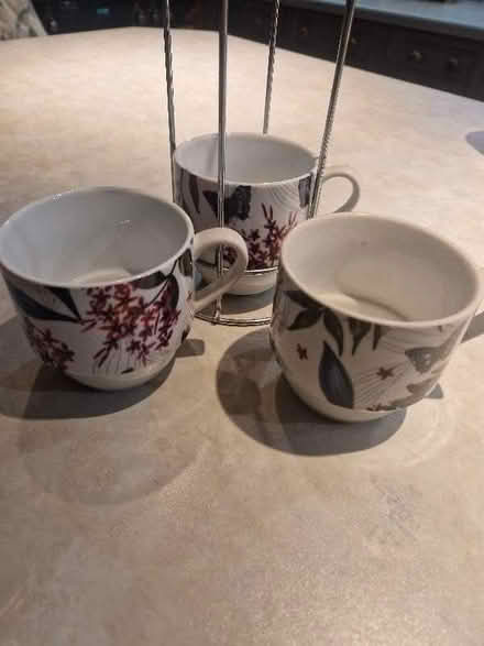 Photo of free 3 tea cups in a stand (Woodley RG5) #2
