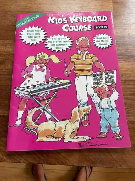 Photo of free Kids keyboard course book (Leigh on sea SS9) #1