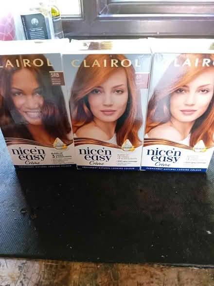 Photo of free Clairol nice n easy hair colour (CM23) #1