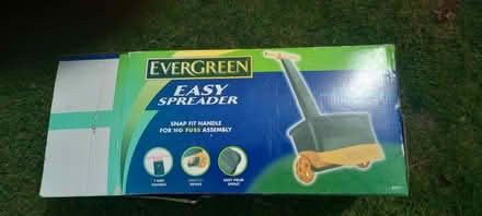 Photo of free Lawn fertilizer/weedkiller spreader (Sherrard's Green WR14) #3