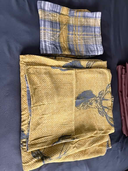 Photo of free Double size bedding (Drighlington (nr morley) BD11) #1