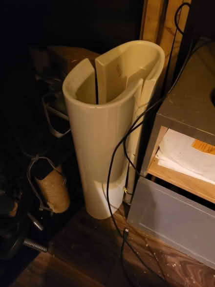 Photo of free Cloakroom sink and pedestal (TN23) #2