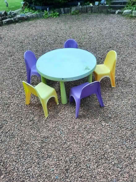 Photo of free Kiddies table and 5 chairs (Fairmilehead EH10) #1
