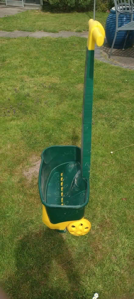 Photo of free Lawn fertilizer/weedkiller spreader (Sherrard's Green WR14) #1
