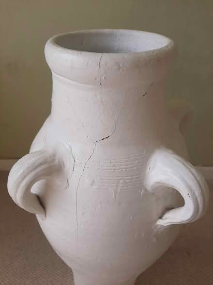 Photo of free Large urn (Allesley Park CV5) #2