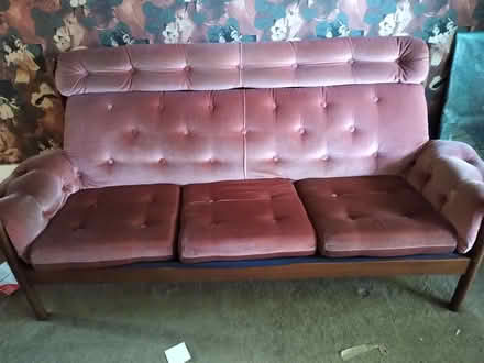 Photo of free sofa (Upton CH49) #1