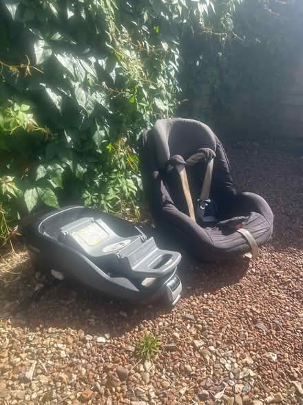 Photo of free Maxi cosy child car seat 1-4 yrs (EX8) #1