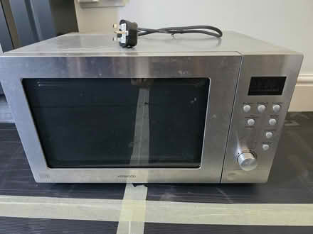 Photo of free Kenwood 900W Microwave Oven (Chislehurst BR7) #1