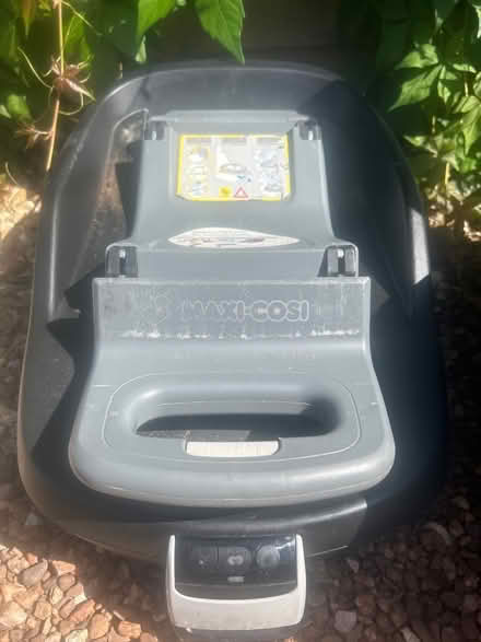 Photo of free Maxi cosy child car seat 1-4 yrs (EX8) #2