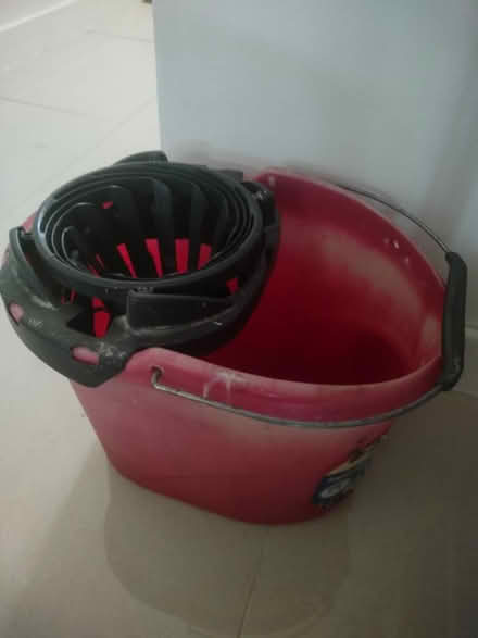 Photo of free Vilead bucket (Bermondsey station, SE16 4) #1