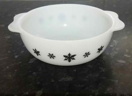 Photo of free 2 Pyrex Casserole Dishes NO LIDS (Moseley B13) #1