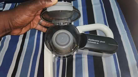 Photo of free Car vacuum cleaner (AL10) #3