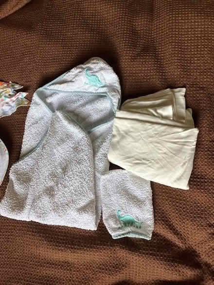 Photo of free Bibs, towel, sheet for babies (New Catton NR3) #1