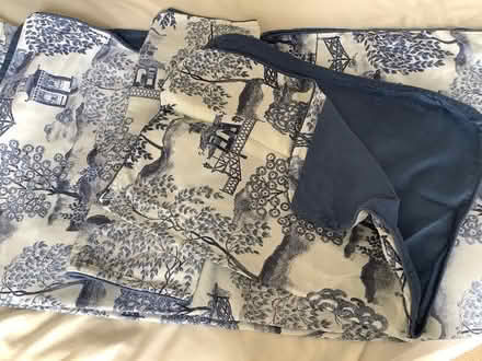 Photo of free Blue and white duvet set (Central Derby DE22) #1