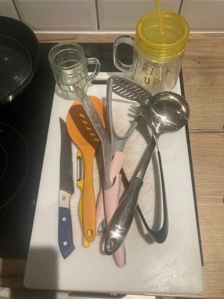 Photo of free Some kitchen stuff (Forrest hill station) #1
