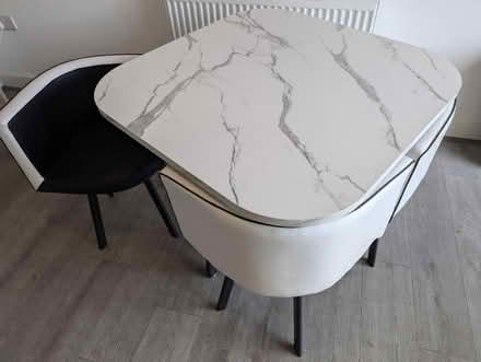 Photo of free Kitchen/dining table and chair set (DN21) #1