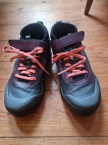 Photo of free Women's Shimano SPD cycling shoes EU39 (Marsh LA1) #2