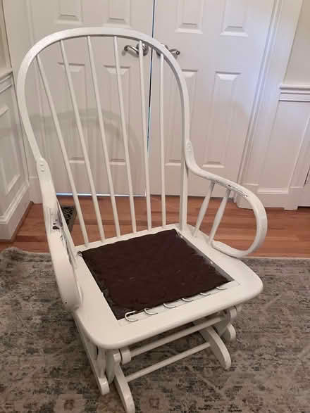 Photo of free Gliding rocking chair (Lee Chapel & Ffx Co Pkwy) #3