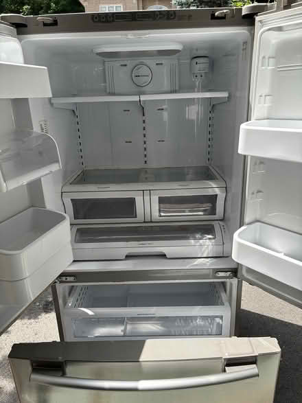 Photo of free Samsung Fridge (Gatineau) #2