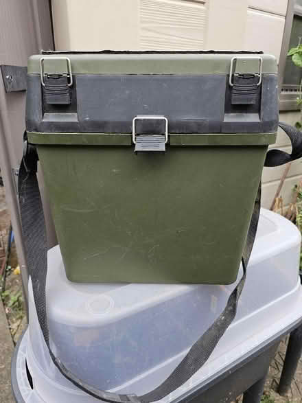 Photo of free Fishing / shooting box (TW8) #1