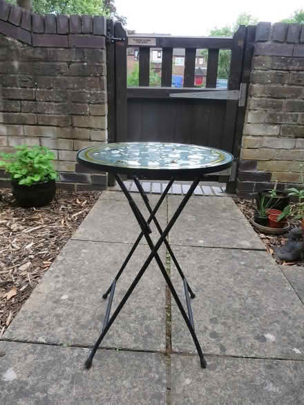 Photo of free Garden table (Risinghurst OX3) #1