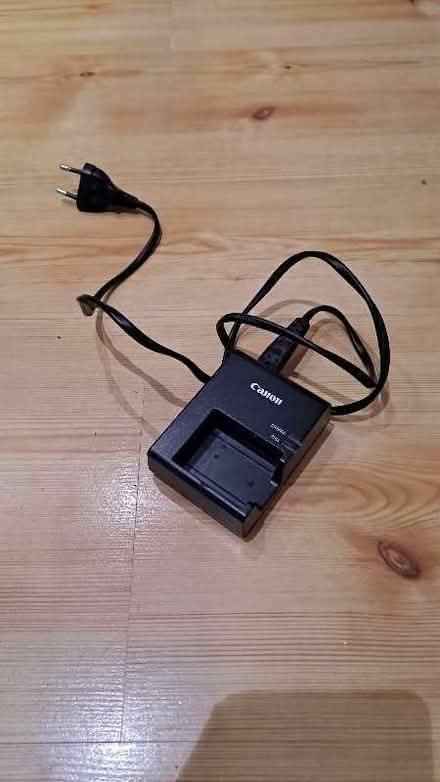 Photo of free Canon battery charger (Dodleston CH4) #1
