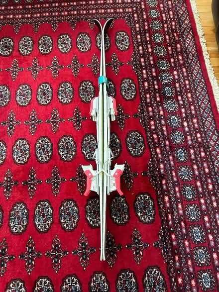 Photo of free children`s skis (Alta Vista area)