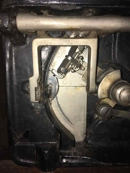 Photo of free Hand cranked sewing machine (Hessenford PL11) #4