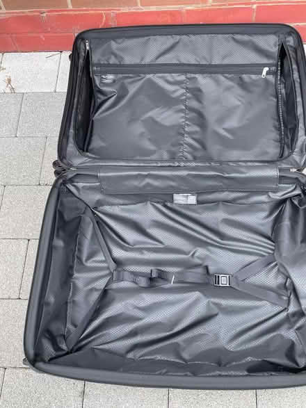 Photo of free Samsonite Upscale 4 wheel hardshell large suitcase (Bromborough Pool CH62) #4