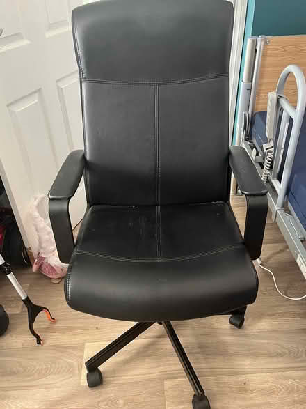 Photo of free Office chair (High Street Cheshunt) #1