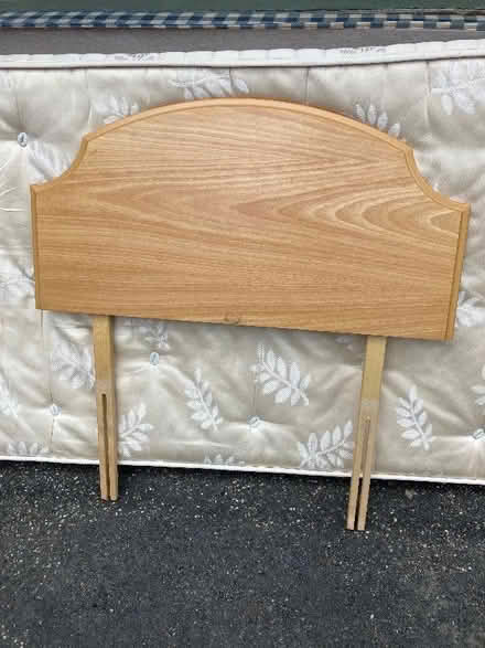 Photo of free Single headboard (Maresfield Park TN22) #1