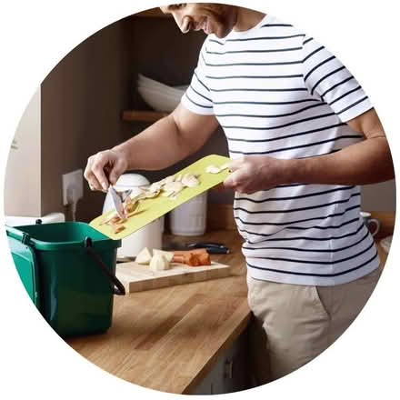 Photo of Kitchen food waste caddy bin (Eastlands CV22) #1