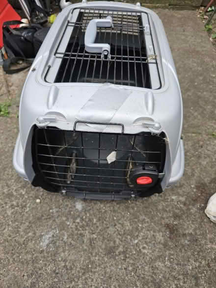 Photo of free Pet carrier (TW8) #1