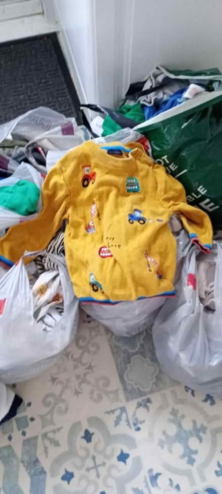 Photo of free Baby clothes 6 to 18 months (BR7) #2