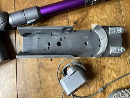 Photo of free Dyson vacuum - poor battery life (Hitchin Herts) #3