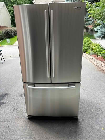 Photo of free Samsung Fridge (Gatineau) #1