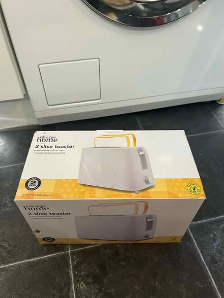 Photo of free Brand new toaster (Aldgate E1) #1