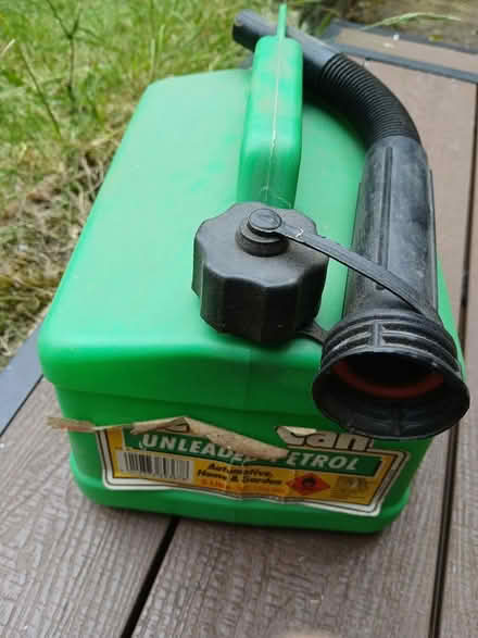 Photo of free Petrol can (Marsh Farm LU3) #1