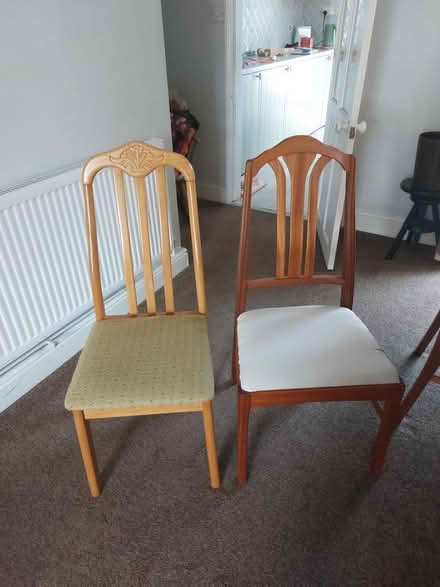Photo of free Table and 5 chairs (NG16) #2