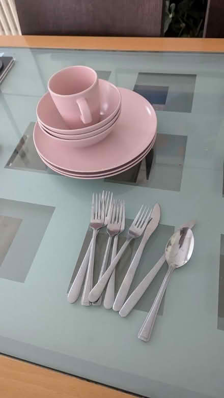 Photo of free Miscellaneous crockery and cutlery (Willesden Green) #1