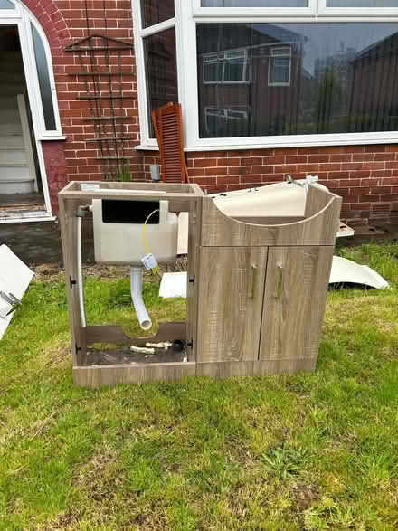 Photo of free Bathroom vanity basin & toilet (M40) #1
