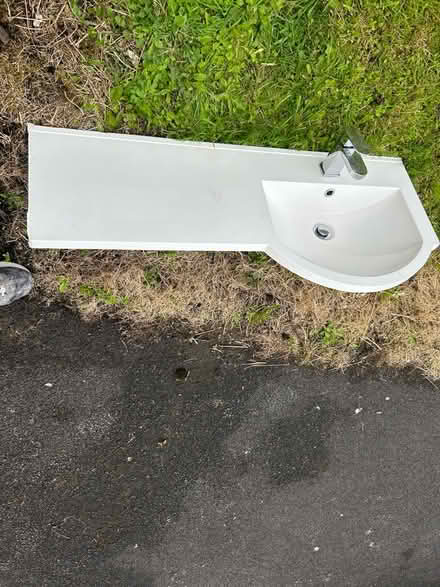 Photo of free Bathroom vanity basin & toilet (M40) #3