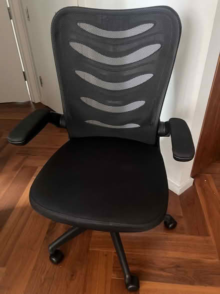 Photo of free Office chair (Nine Elms SW11) #1