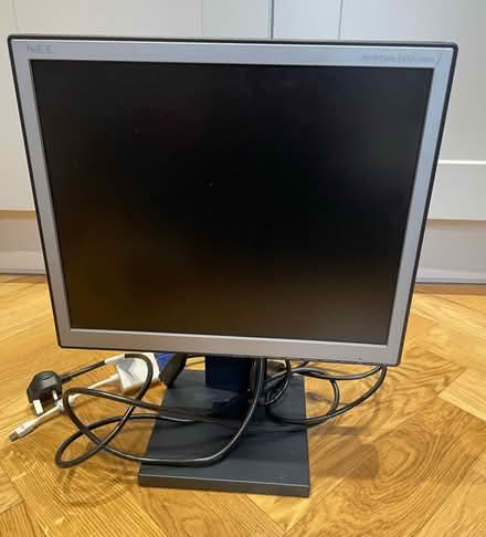 Photo of free Monitor (N10 near Colney Hatch Lane) #2