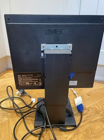 Photo of free Monitor (N10 near Colney Hatch Lane) #4