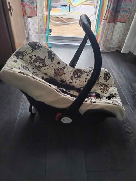 Photo of free baby car seat, washed and ready (Colindale NW9) #2