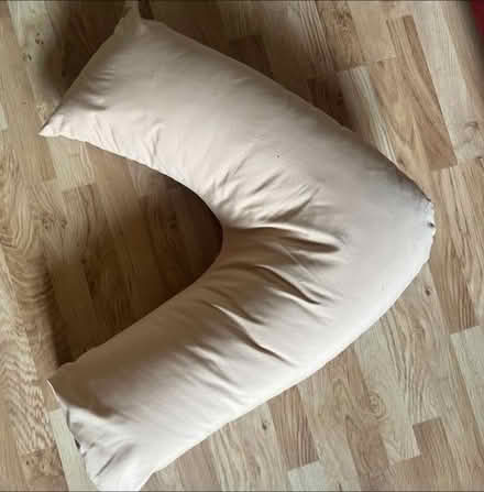 Photo of free V back Support Pillow. (Coton Meadows CV23) #1